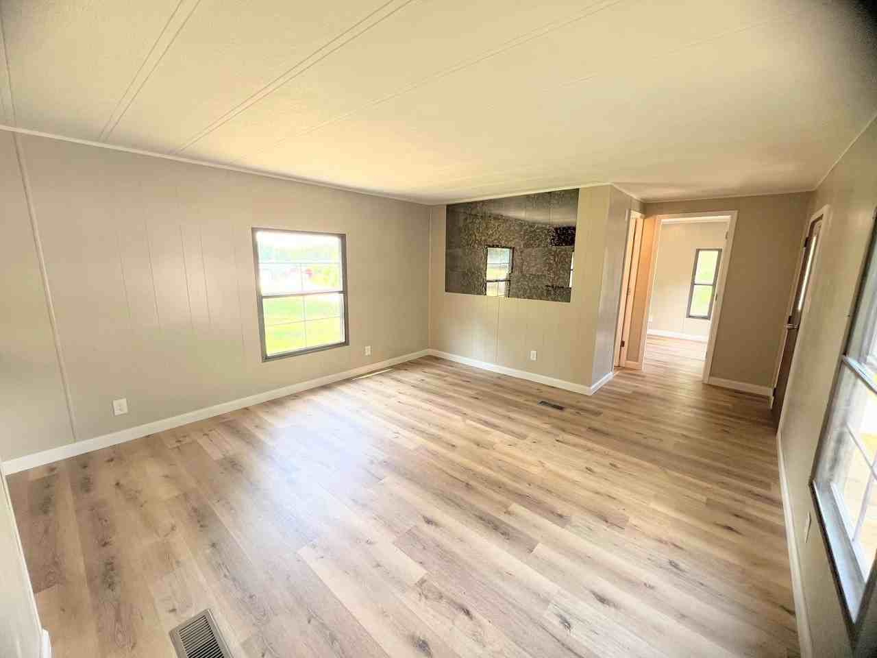 20891 Hampton Dr - Photo 6 of 13