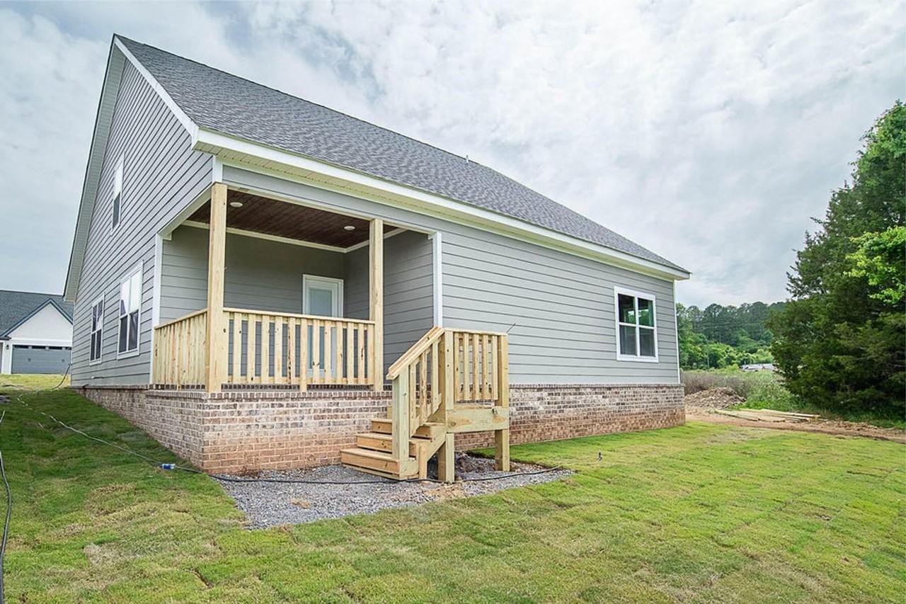 423 Willow Grove Ct - Photo 2 of 16