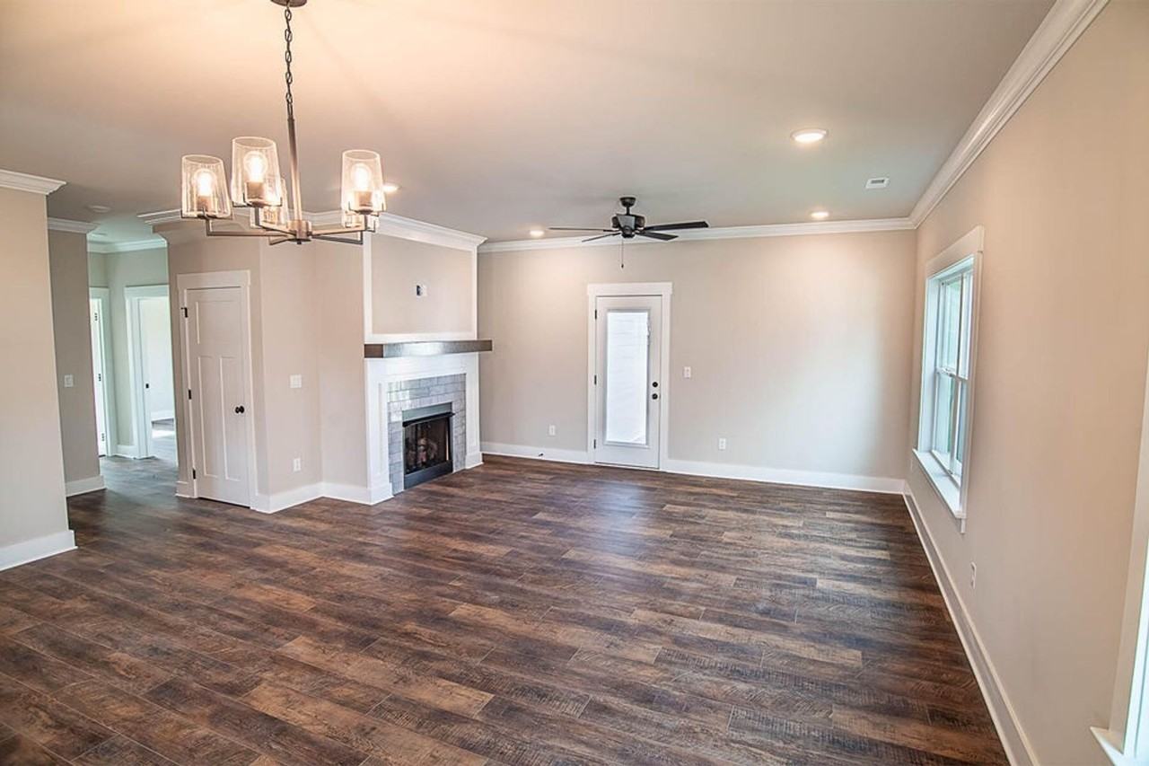 423 Willow Grove Ct - Photo 4 of 16