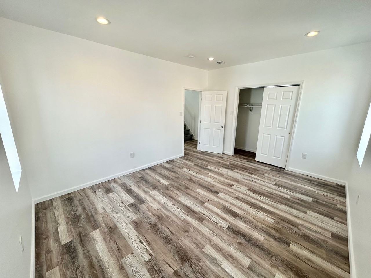 2638 Pratt St - Photo 2 of 11