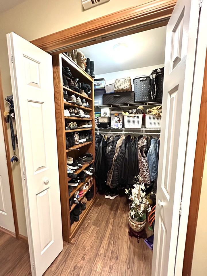 945 Lightstreet Rd - Photo 4 of 20