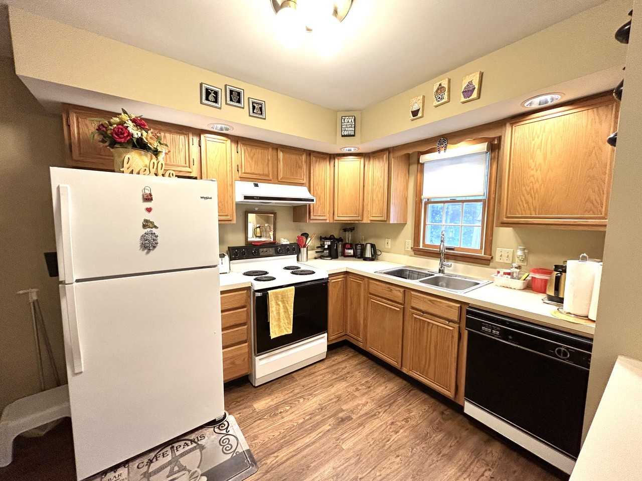 945 Lightstreet Rd - Photo 7 of 20
