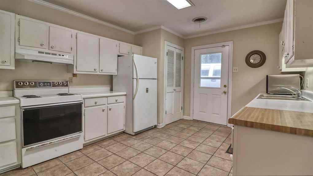 521 W College St #NA - Photo 2 of 3