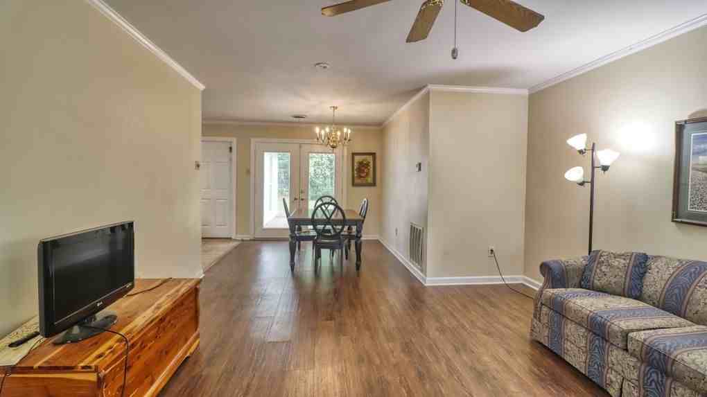 521 W College St #NA - Photo 3 of 3