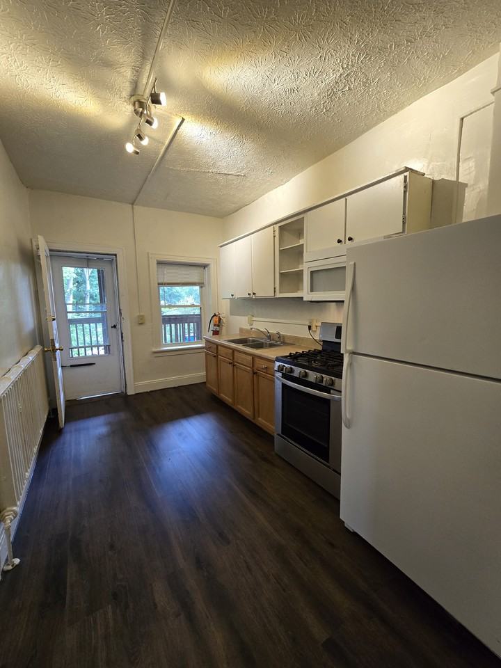 206 S Mantua St #4 - Photo 5 of 16