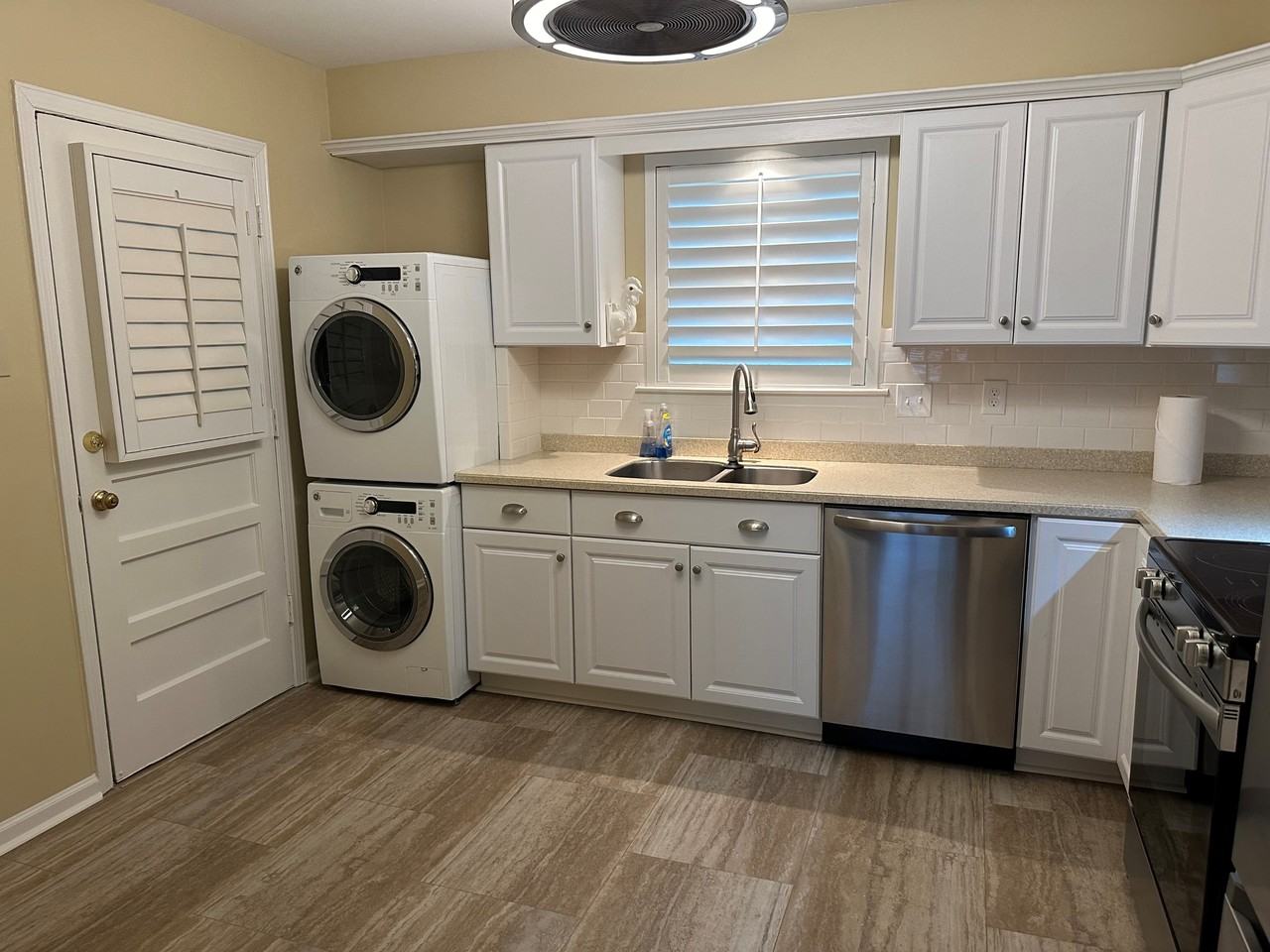 295 W Central Park St #2 - Photo 5 of 8