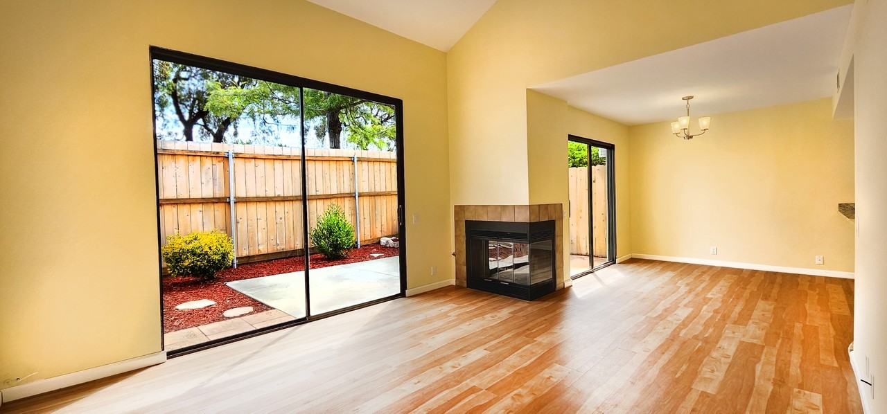 3676 Constellation Rd - Photo 4 of 25