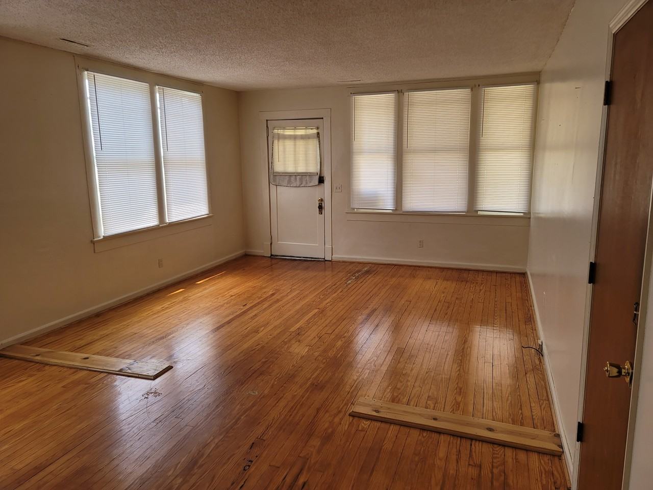 448 W Railroad Ave #NA - Photo 3 of 12