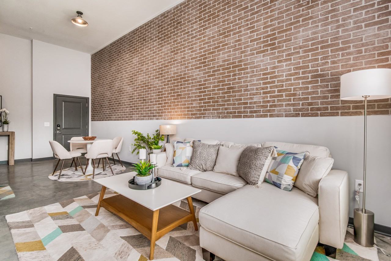 Evolve - Photo 2 of 24