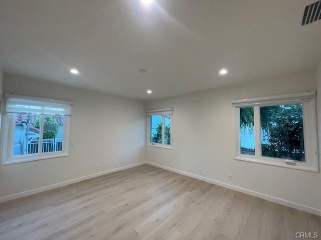 1439 El Miradero Ave - Photo 3 of 8