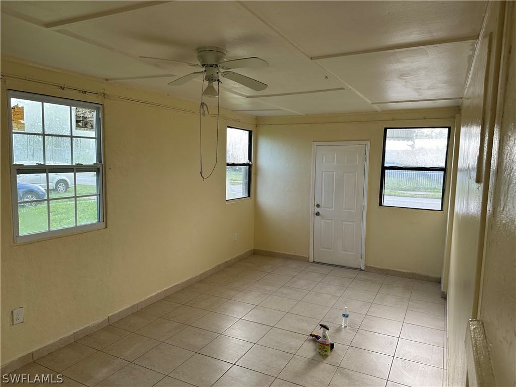 2948 Grand Ave - Photo 4 of 8