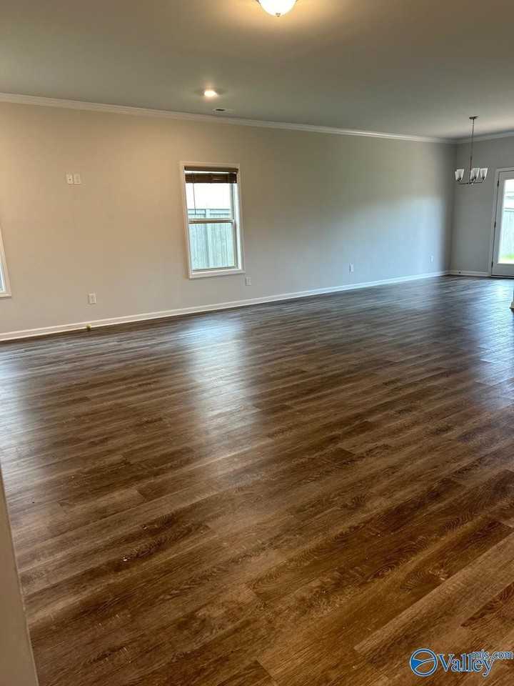 320 Temper Street - Photo 7 of 25