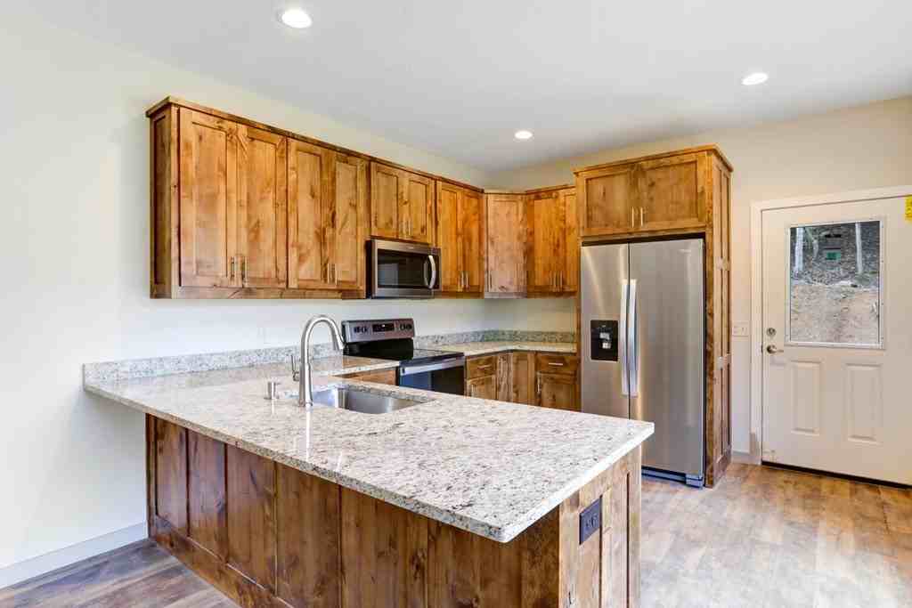 248 Avery Acres Loop - Photo 4 of 12