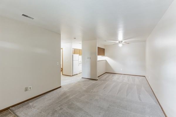 Beacon Place Apartments - Photo 4 of 21