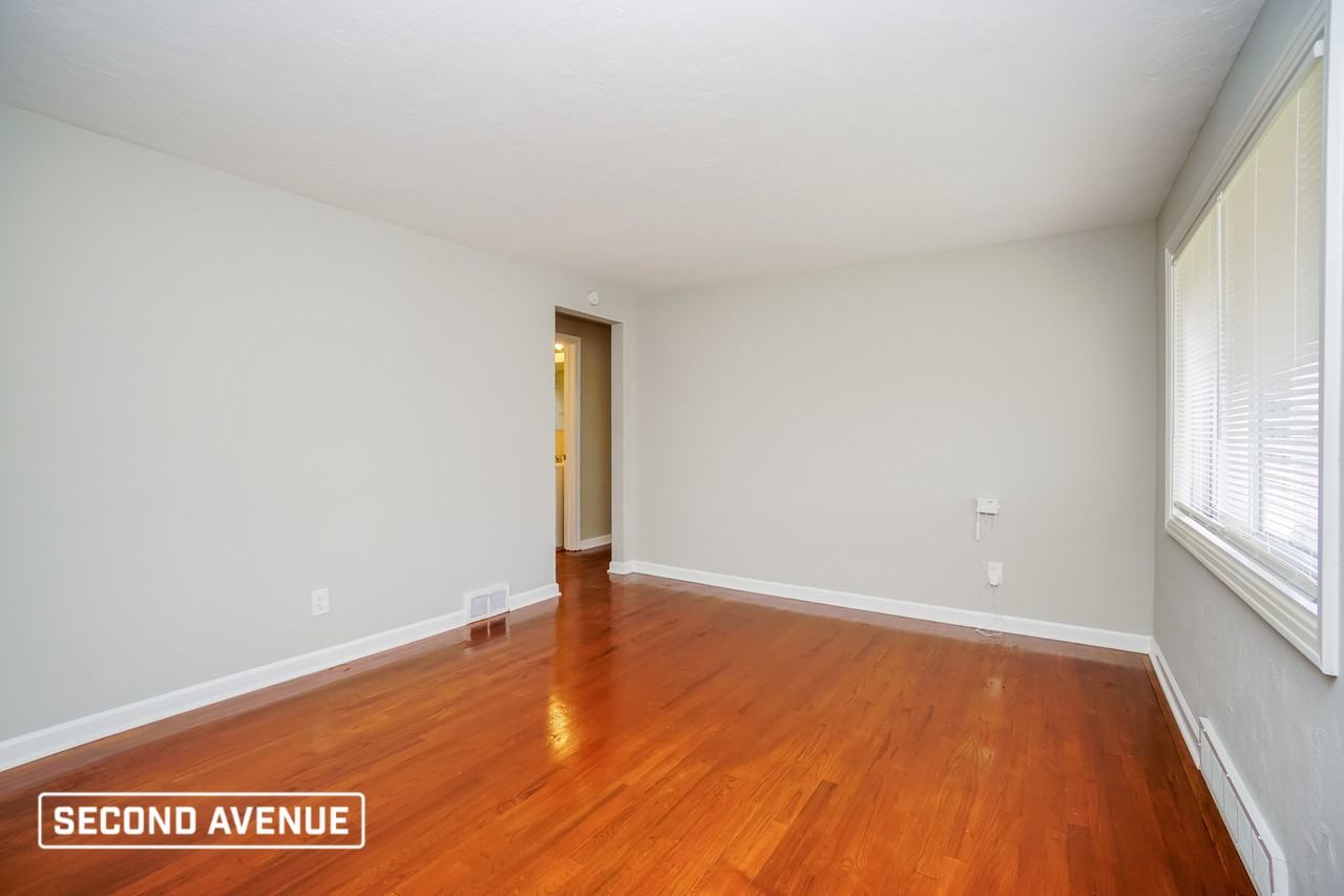 155 Gross Ave - Photo 6 of 22