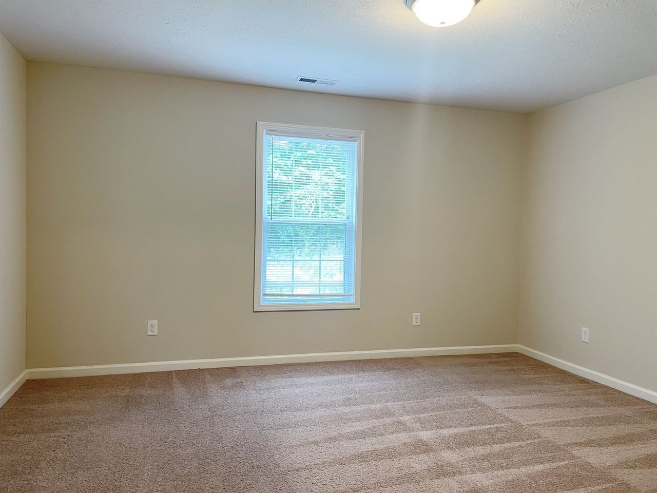 453 Upper Stone Ave - Photo 3 of 25