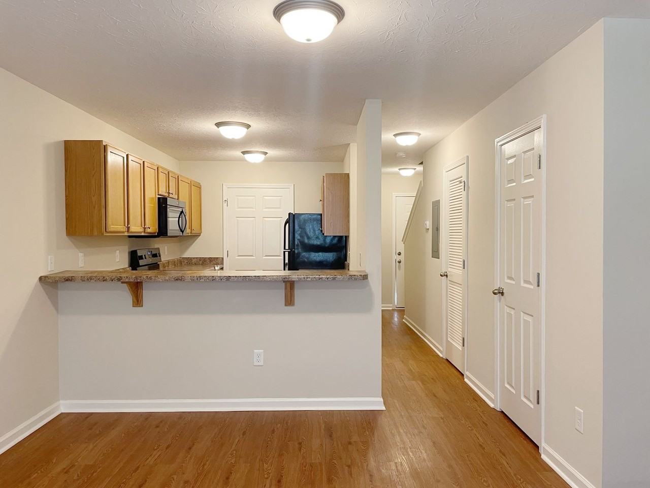 453 Upper Stone Ave - Photo 6 of 25