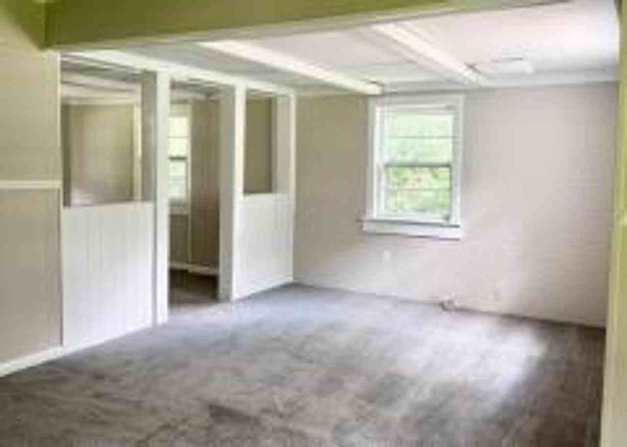 1441 Bose Ave - Photo 2 of 20