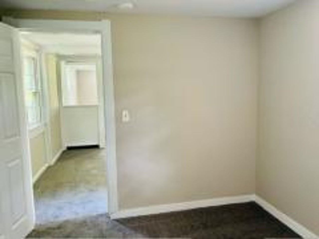 1441 Bose Ave - Photo 4 of 20