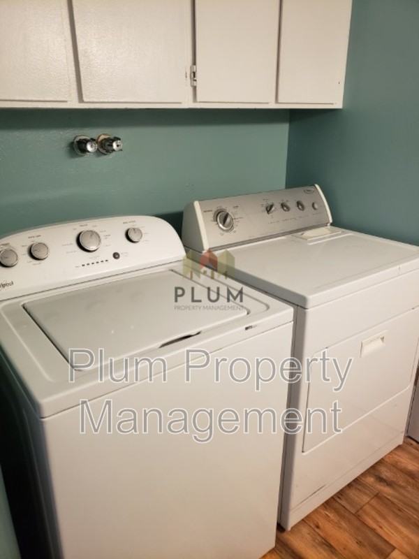 1002 Whitaker Dr - Photo 2 of 4
