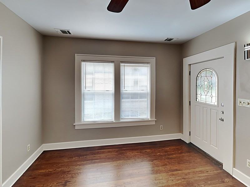 3215 Cockrell Ave - Photo 2 of 17