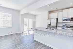 featured image of 221 Stone Fruit Ct