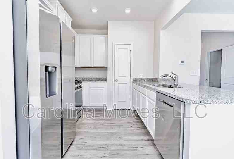 221 Stone Fruit Ct - Photo 7 of 17