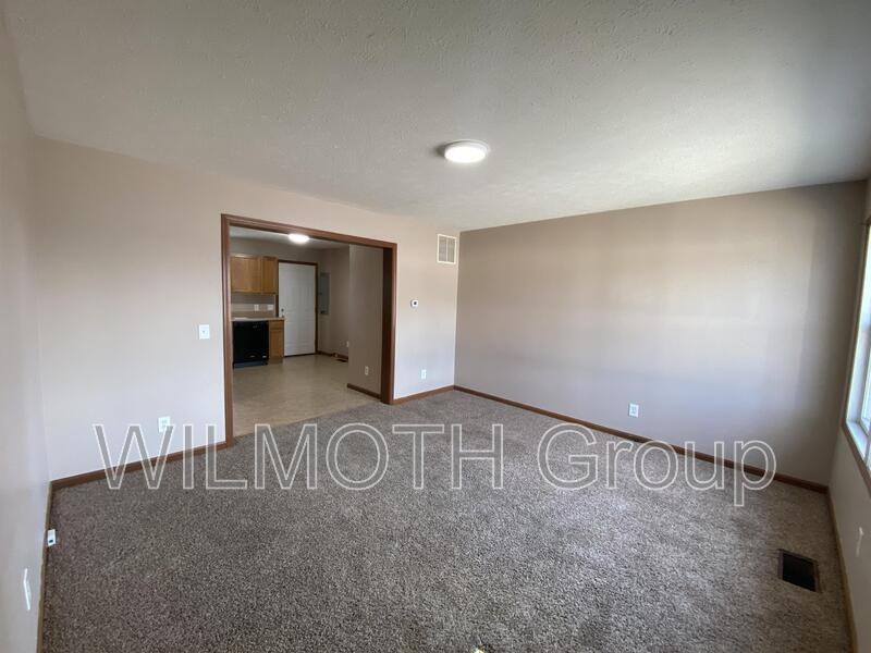 6293 E South St - Photo 3 of 11