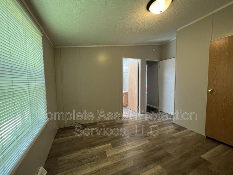 2704 Springland Ave - Photo 3 of 8