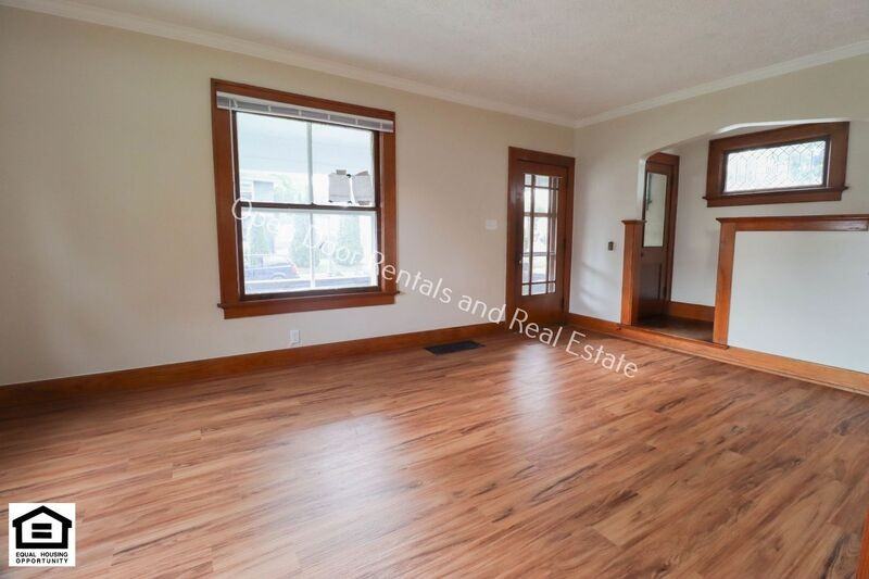 1109 Park Ave - Photo 3 of 16