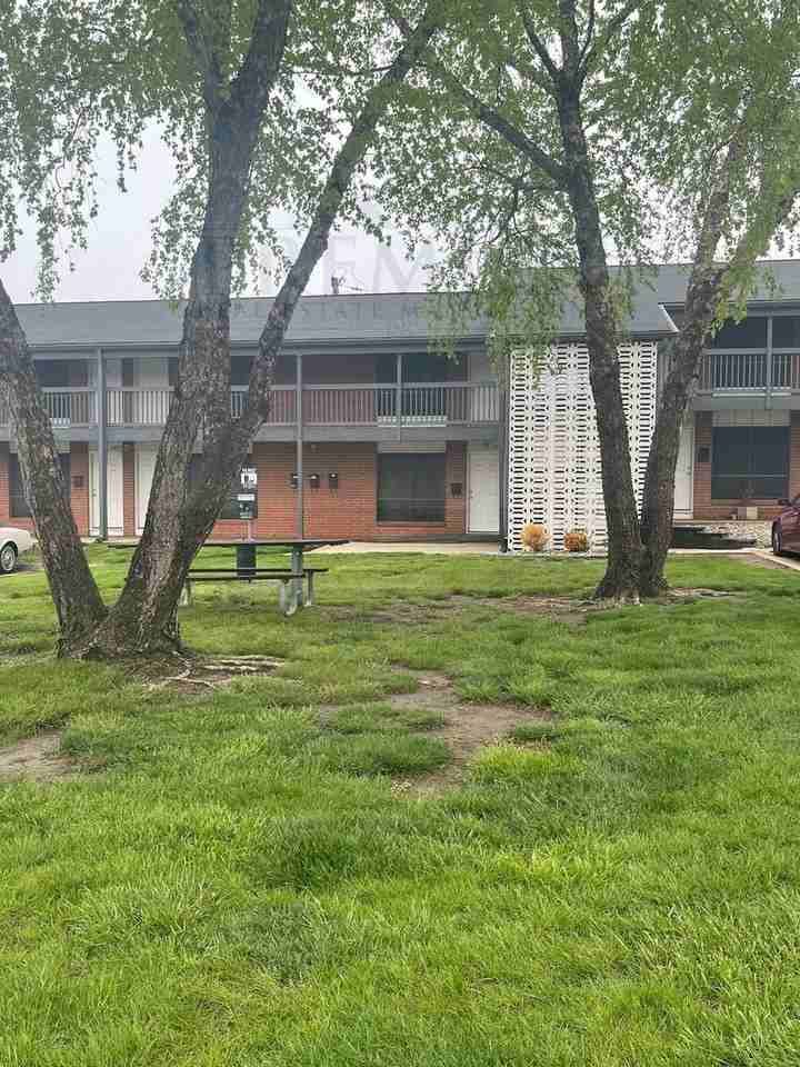 6011 Barton Dr - Photo 3 of 13