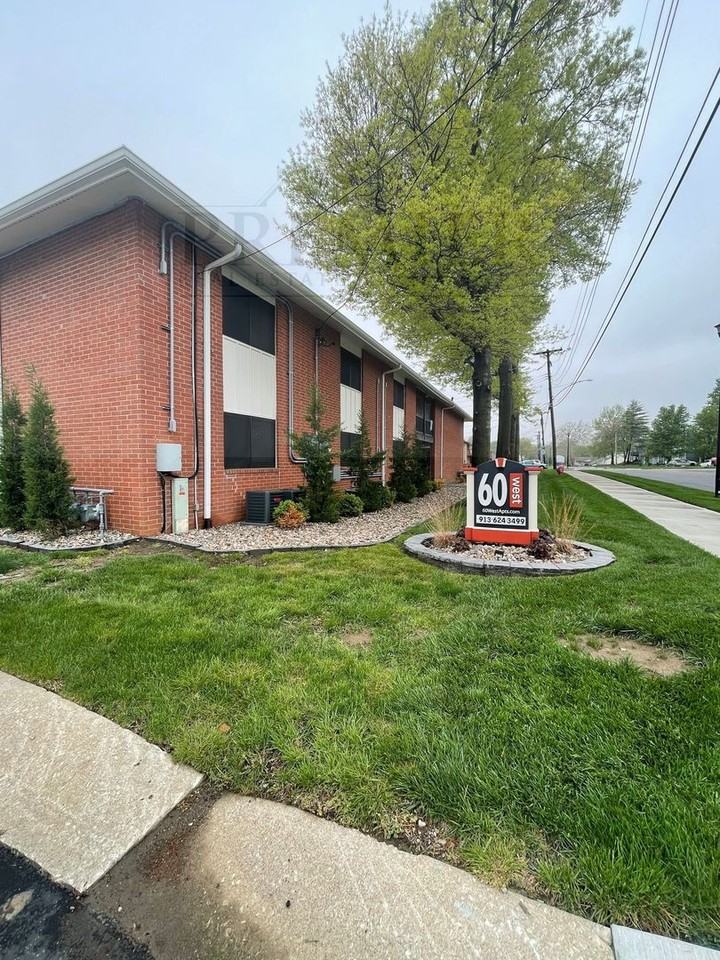 6011 Barton Dr - Photo 4 of 13