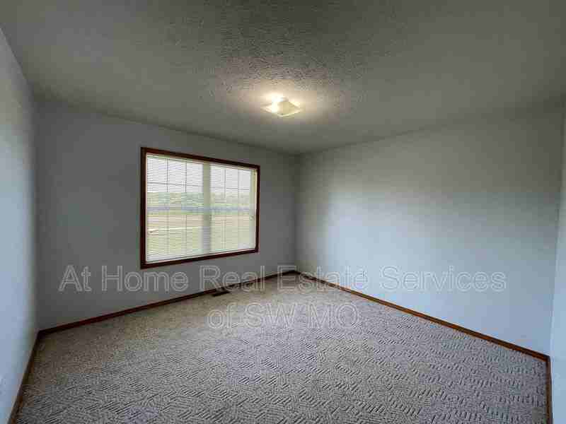 1345 State Highway Zz - Photo 2 of 11