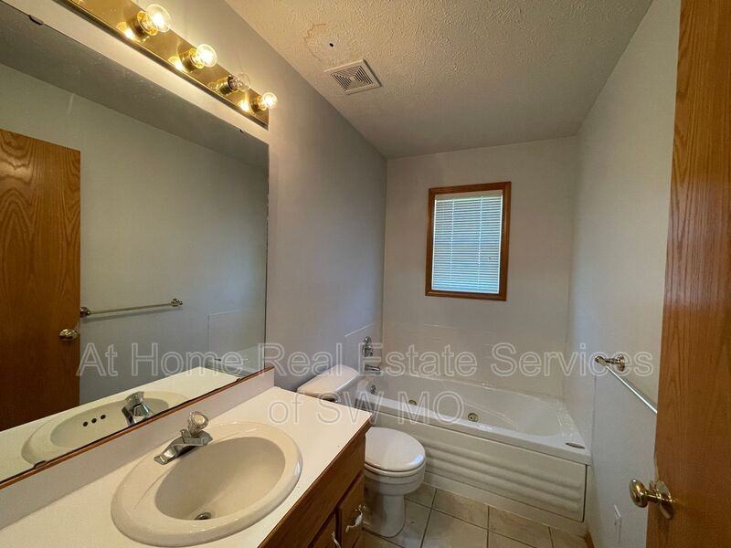 1345 State Highway Zz - Photo 3 of 11