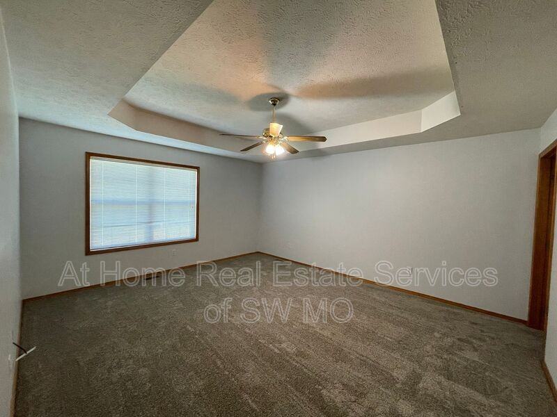 1345 State Highway Zz - Photo 4 of 11