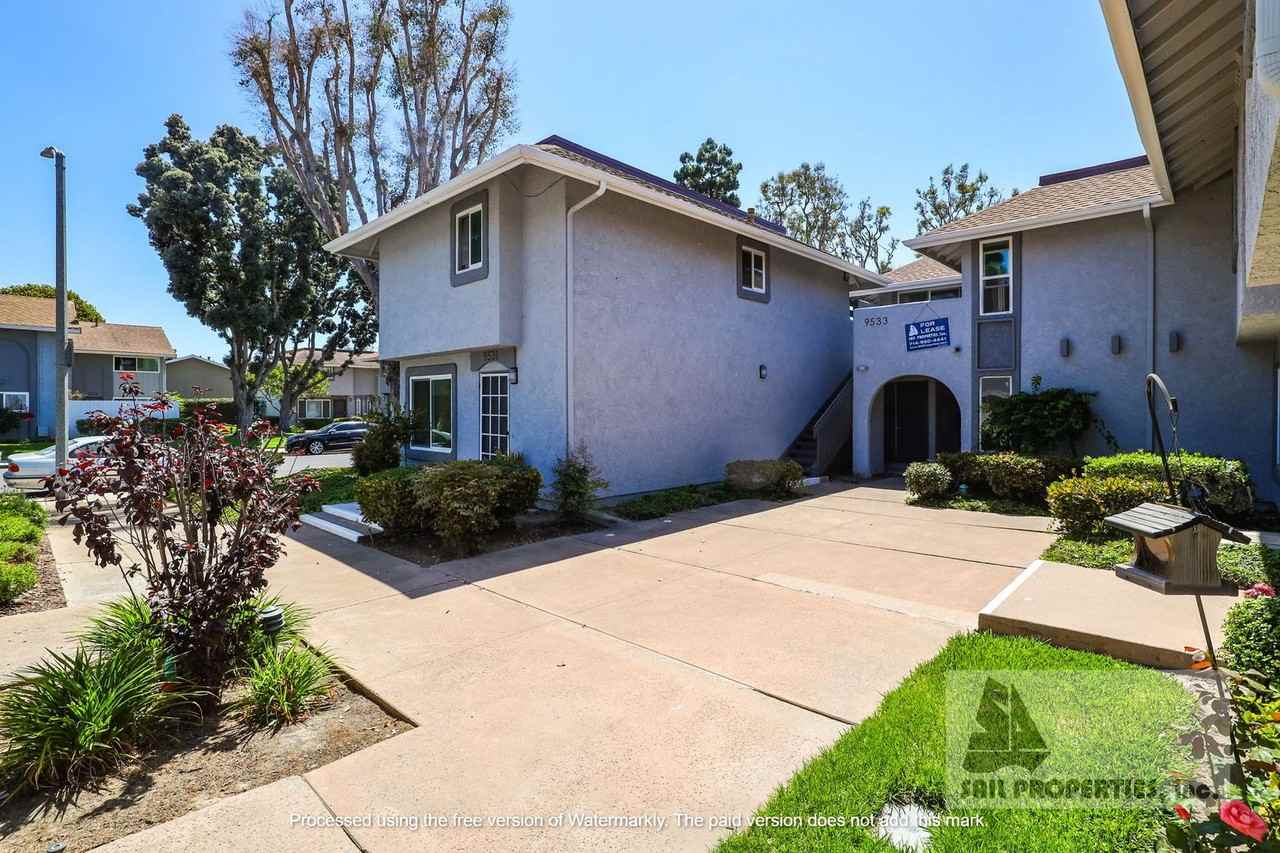 9533 Pettswood Dr - Photo 3 of 16