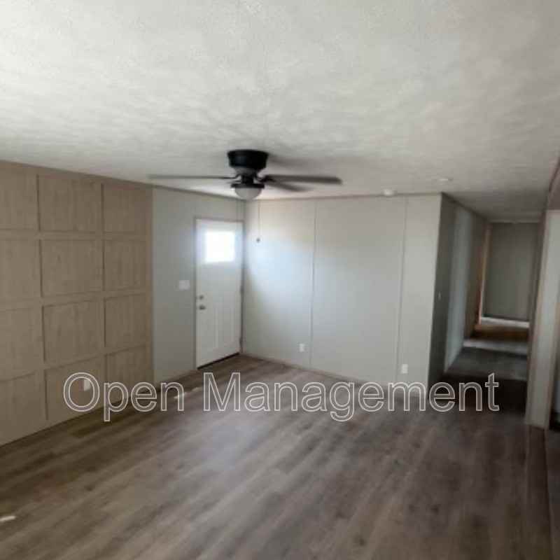 3070 Ochoco St - Photo 7 of 15
