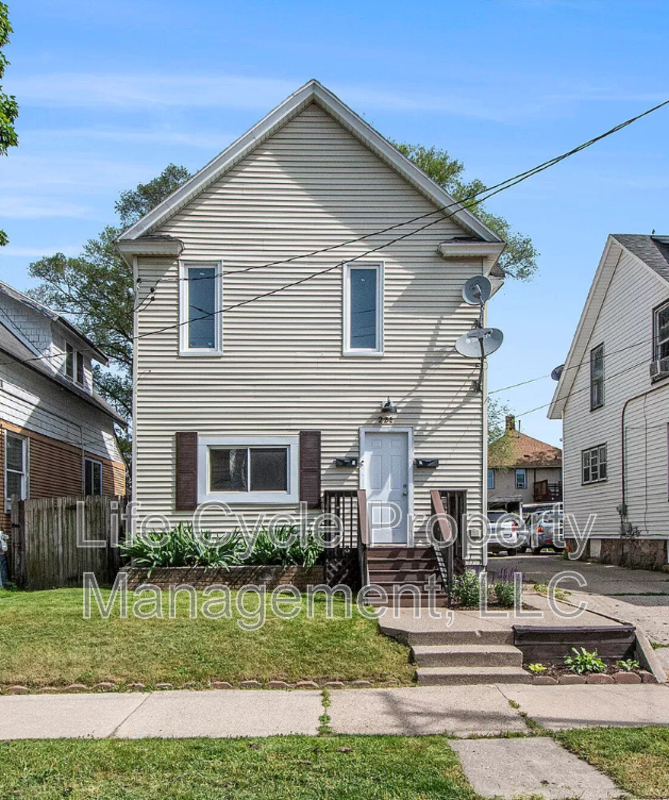 231 Elm St Sw - Photo 2 of 15