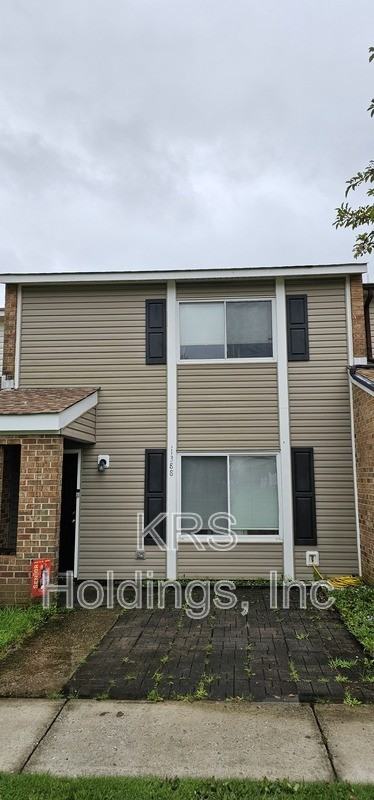 1388 Sierra Dr - Photo 2 of 3