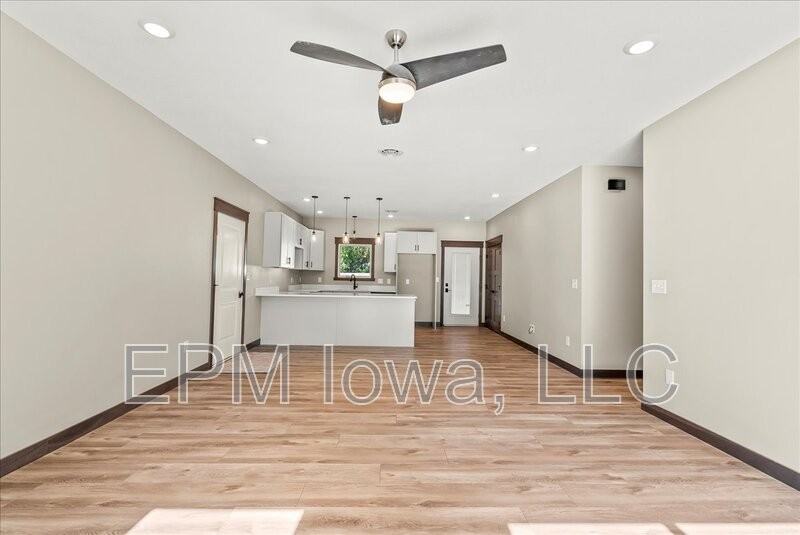 206 7th Ave Sw - Photo 2 of 20