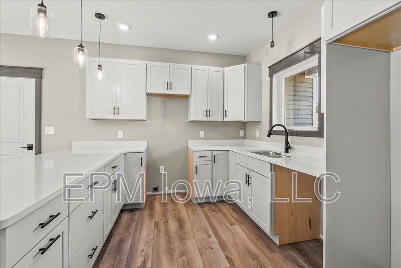 206 7th Ave Sw - Photo 3 of 20