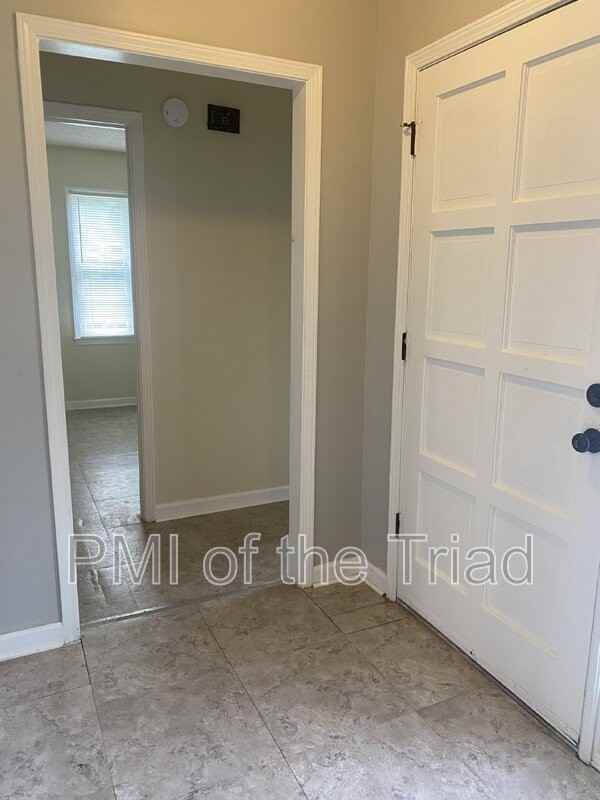 1605 Pear Tree Ln - Photo 2 of 7