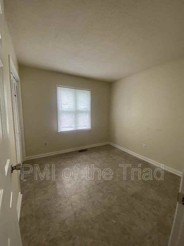1605 Pear Tree Ln - Photo 7 of 7