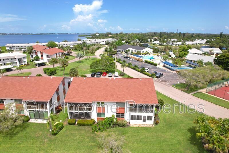 4852 Independence Dr