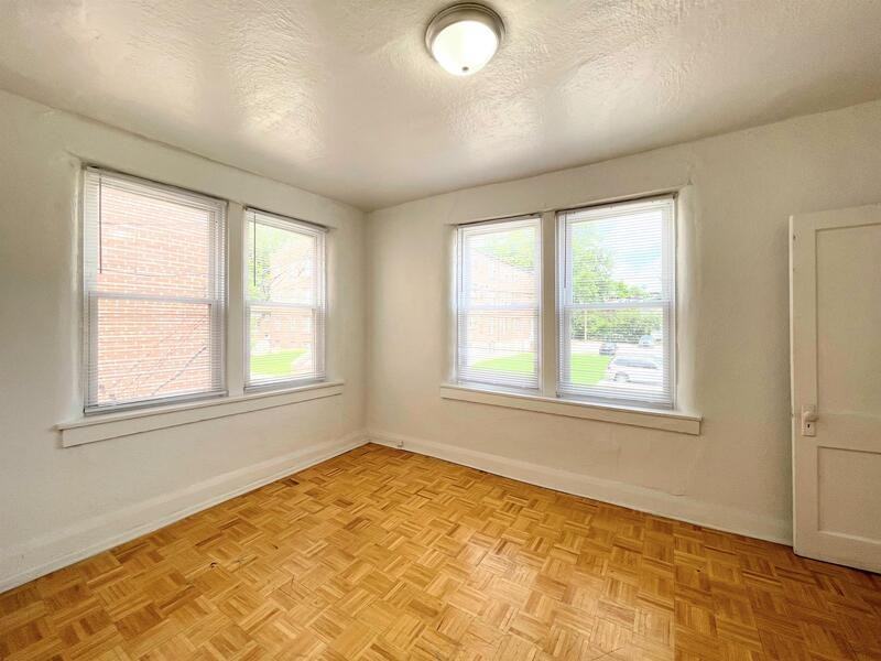 7202 Lyndover Pl #2W - Photo 4 of 14