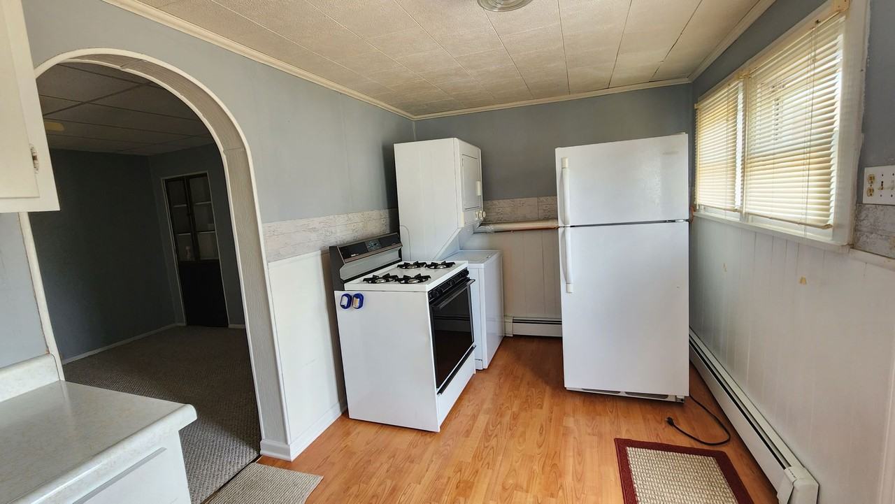 6781 Low St - Photo 6 of 15