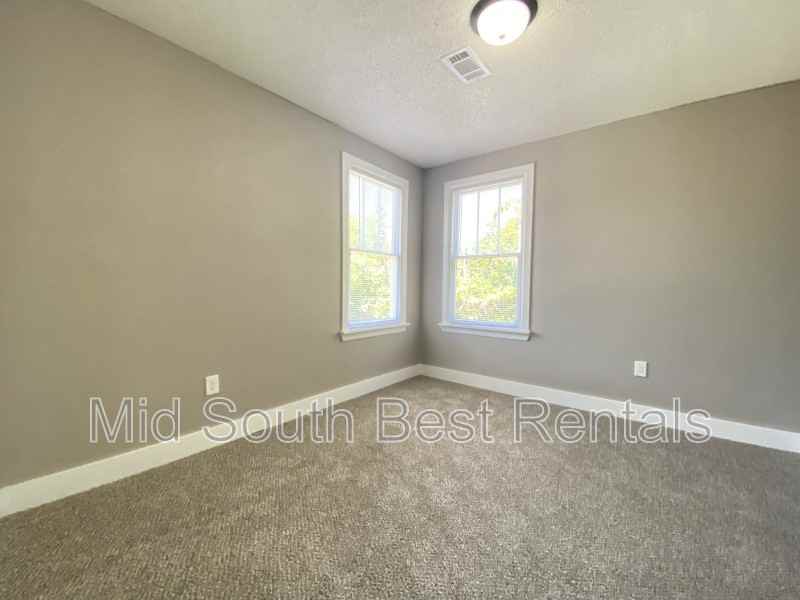 2929 S Chester St - Photo 4 of 7