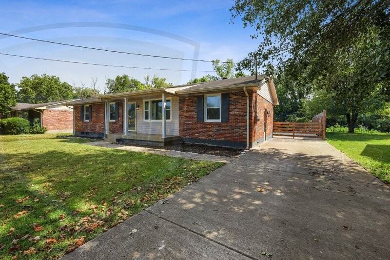 445 Janette Ave - Photo 3 of 40