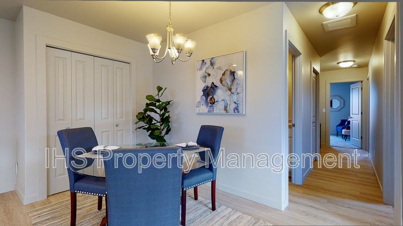 2513 East Helena Street #B - Photo 3 of 20