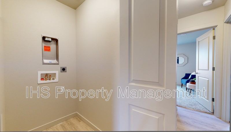 2513 East Helena Street #B - Photo 7 of 20